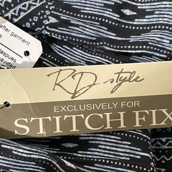 RD Style Vicki Printed Shorts Navy Black Boho Smocked Waist NWT Size Sma - Picture 7 of 8